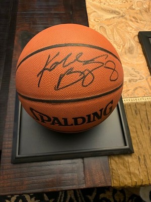 kobe bryant signed basketball